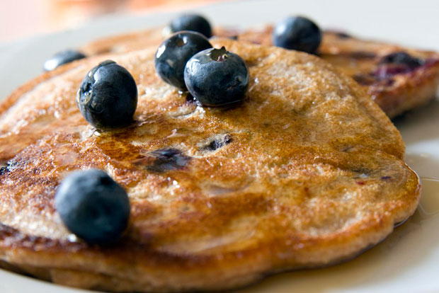 Pancakes mit Blaubeeren // HIMBEER