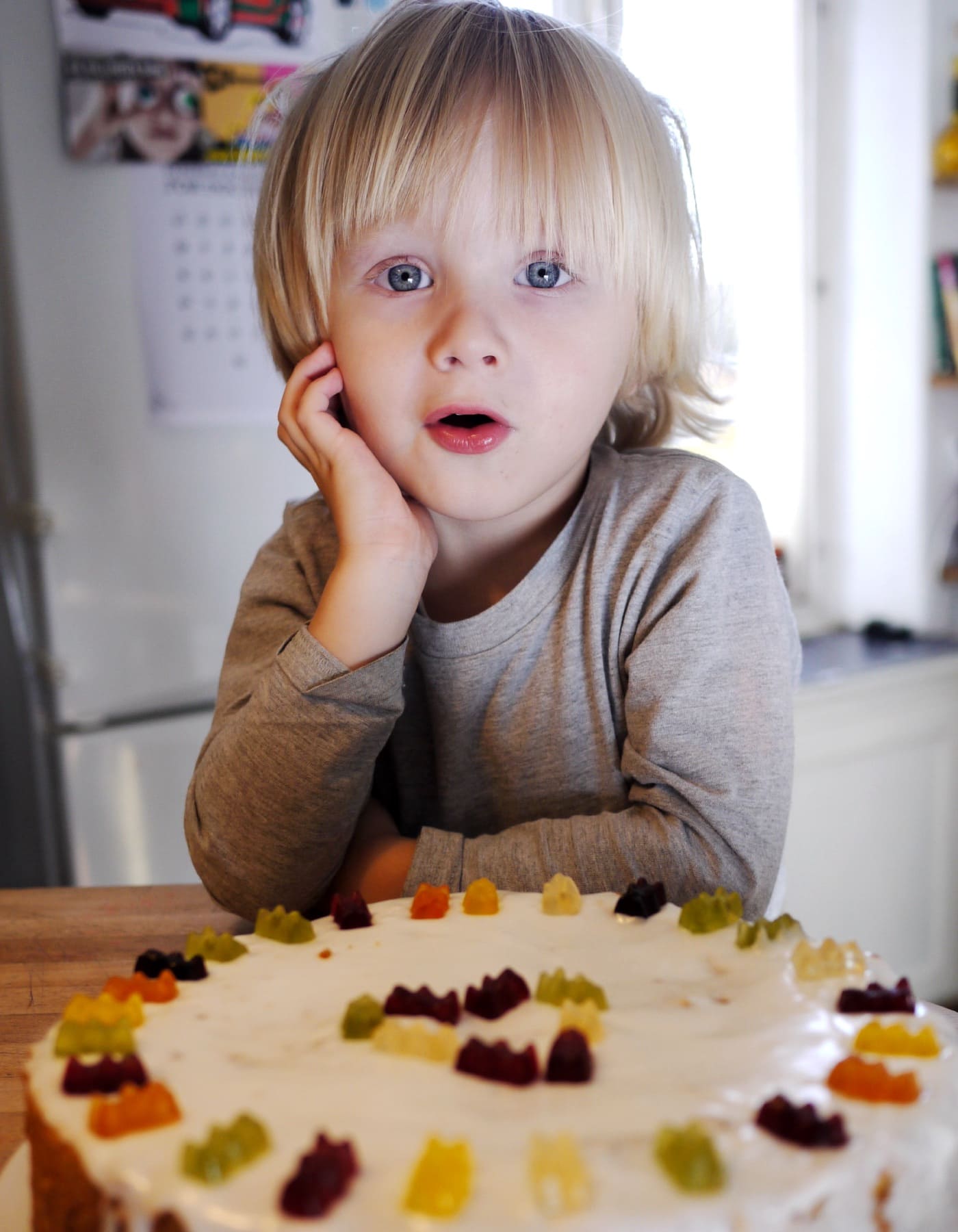 Milchfreier Geburtstagskuchen Für Kinder: Saftiger Karottenkuchen Mit Zitronenguss – Rezept // Himbeer