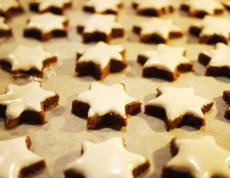 Zimtsterne backen