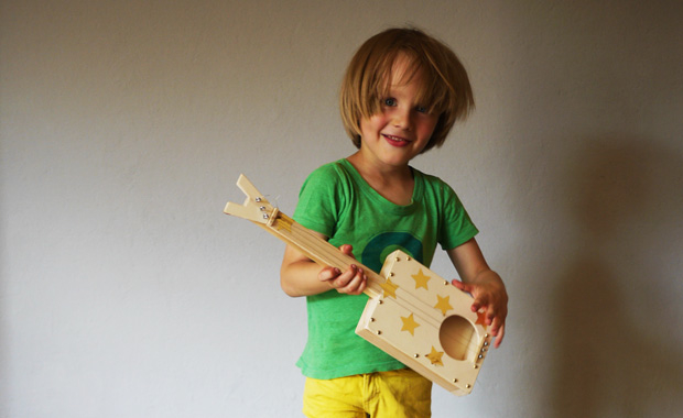 Kinder-Gitarre Selbst Gebaut // Himbeer
