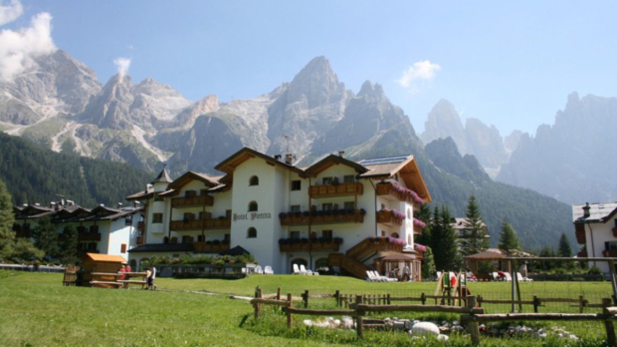 Familienhotel Hotel Vienna Im Trentino // Himbeer