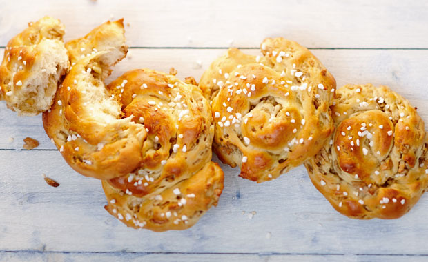 Hefeschnecken – Rezepte zum Backen für Ostern mit Kindern // HIMBEER