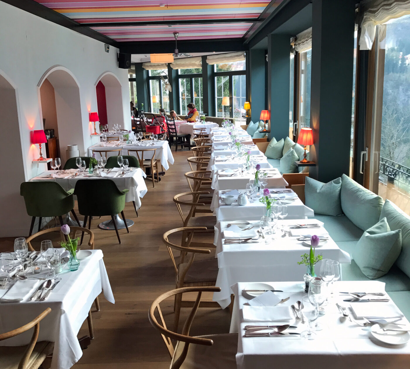 Restaurantbereich im Haus Hirt in Bad Gastein // HIMBEER