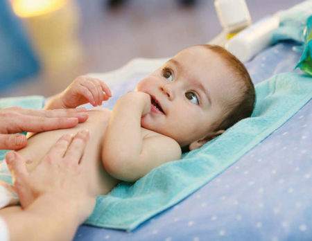 Aqua Pure Feuchttücher von Pampers // HIMBEER