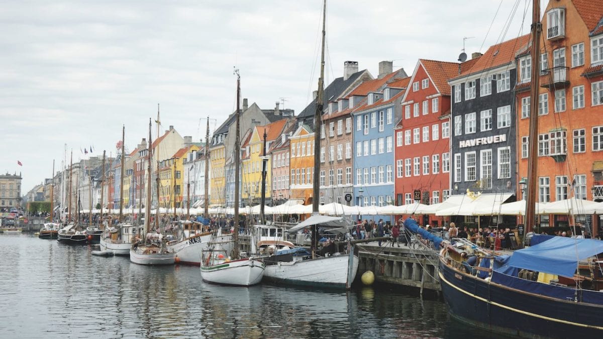 Nyhavn in Kopenhagen // HIMBEER