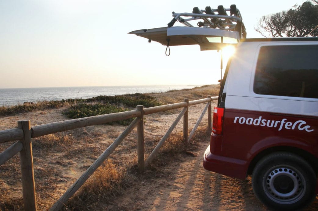 Camper Meer Sonne Roadsurfer // HIMBEER