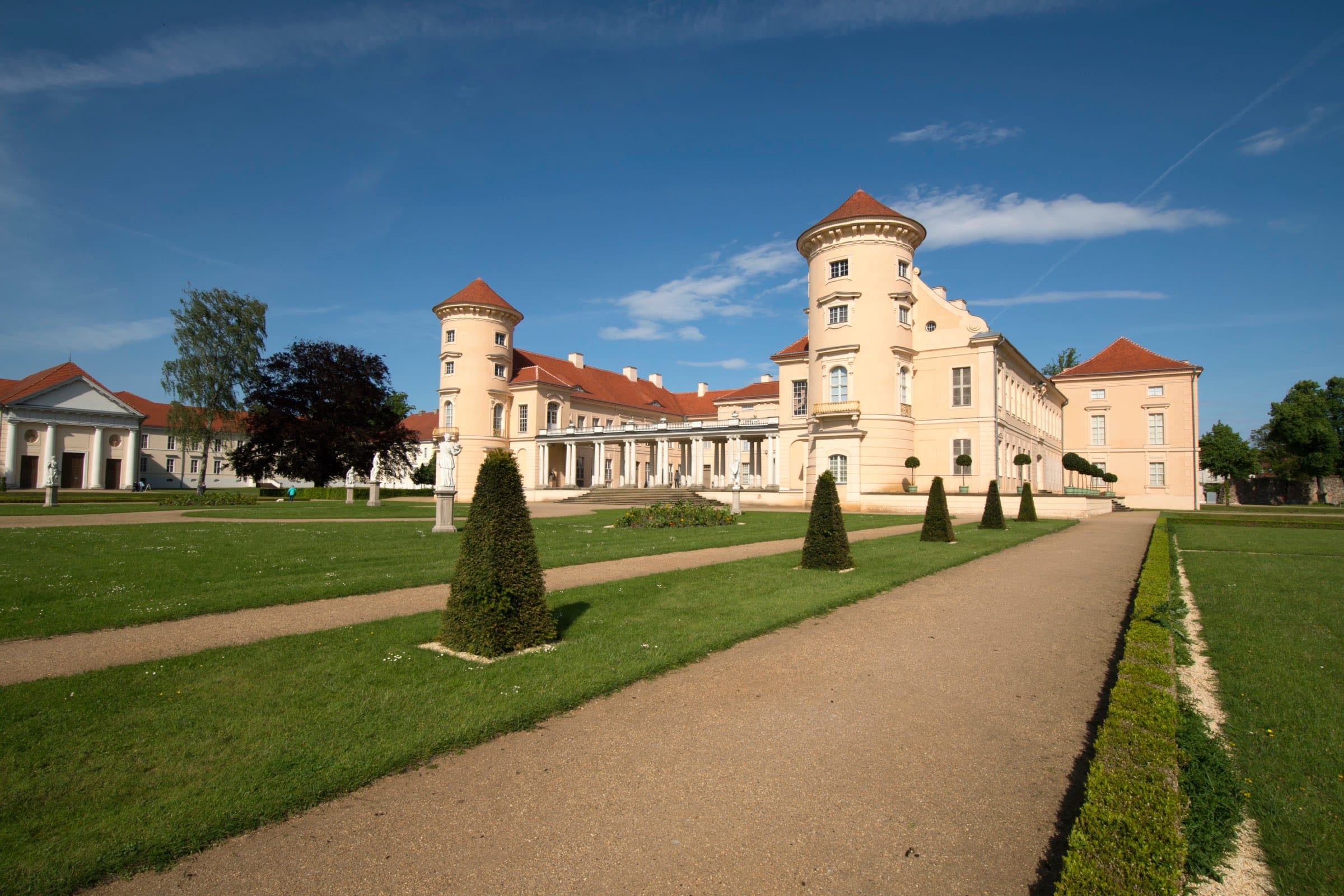 Herbstausflüge In Berlin Und Brandenburg: Schloss Rheinsberg // Himbeer