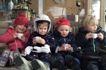 Skifahren mit Kindern in Österreich: Verschnaufpause // HIMBEER