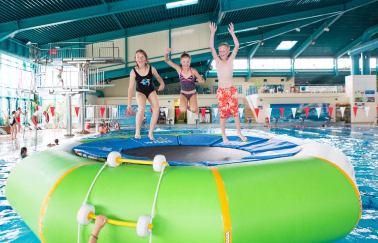Spaßbad:Top 10 Erlebnisbäder in der Nähe von Berlin // HIMBEER