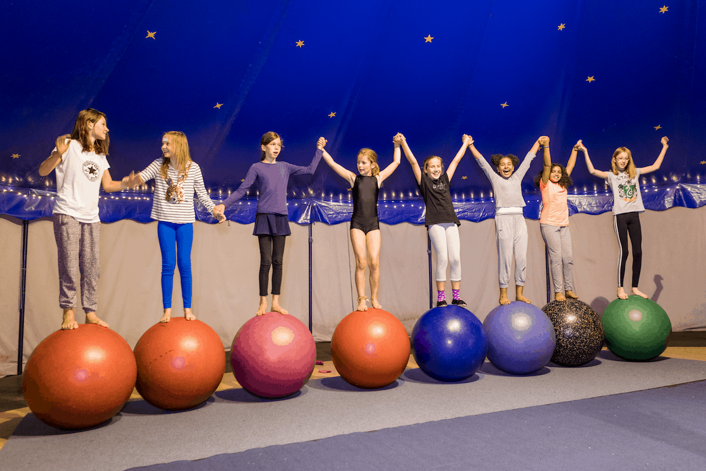 Sommerferien-Kurse im Kinderzirkus Cabuwazi // HIMBEER
