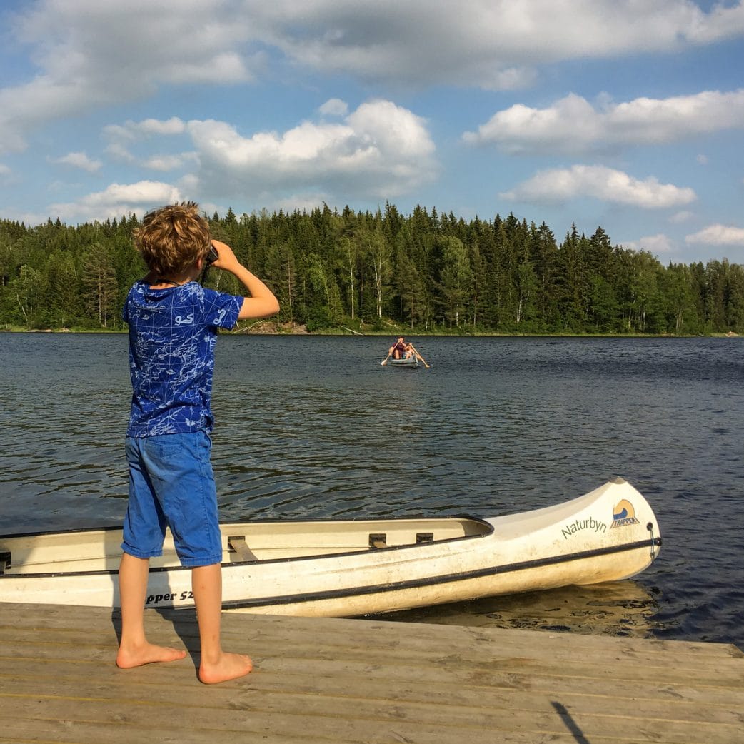 Urlaub Mit Kindern In Schweden Am See: Badespaß Und Paddeltouren // Himbeer