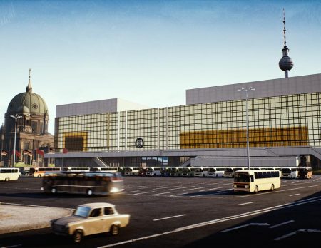 TimeRide: Zeitreise ins geteilte Berlin // HIMBEER