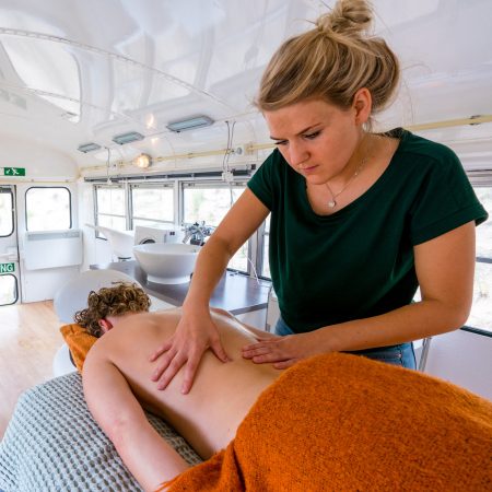 Familienurlaub mit Massage im Wellnessbus auf dem Campingplatz in Holland // HIMBEER