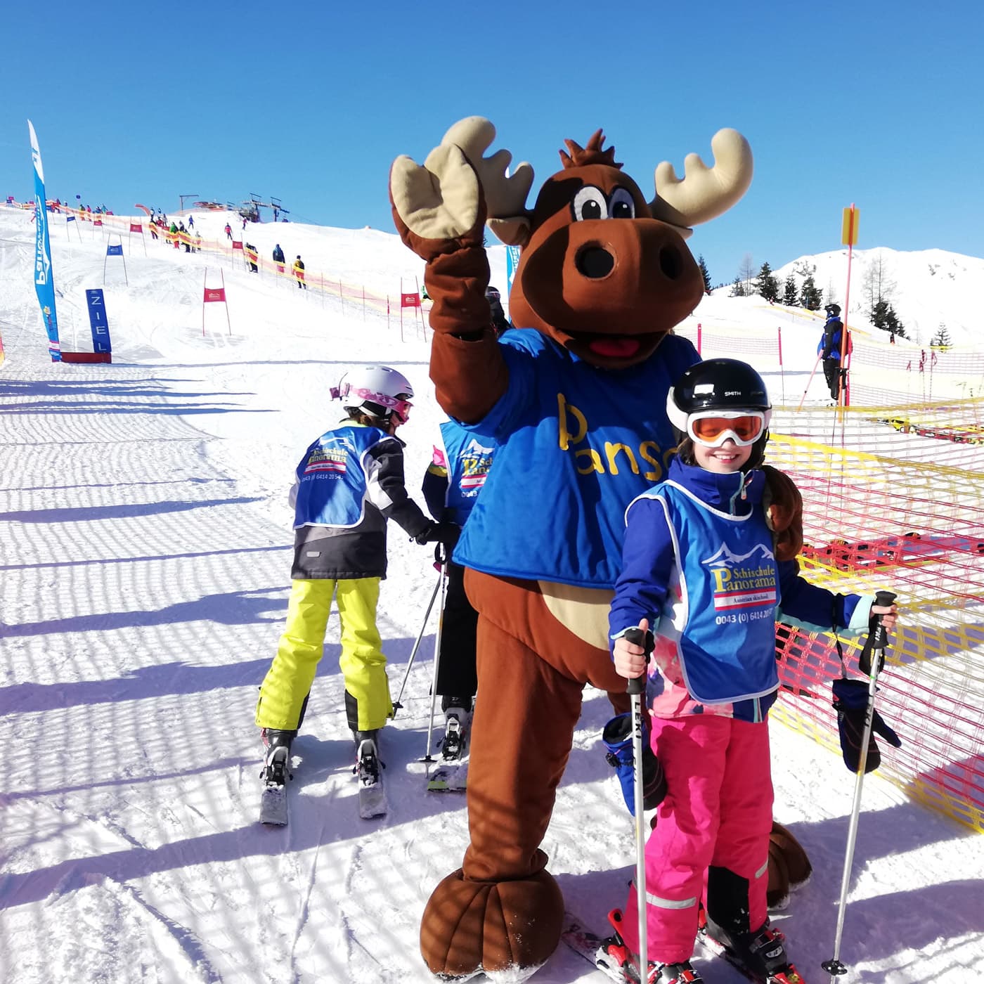 02 Kinder Lernen Skifahren In Der Skischule Panorama C Sandy Bossier Steuerwald