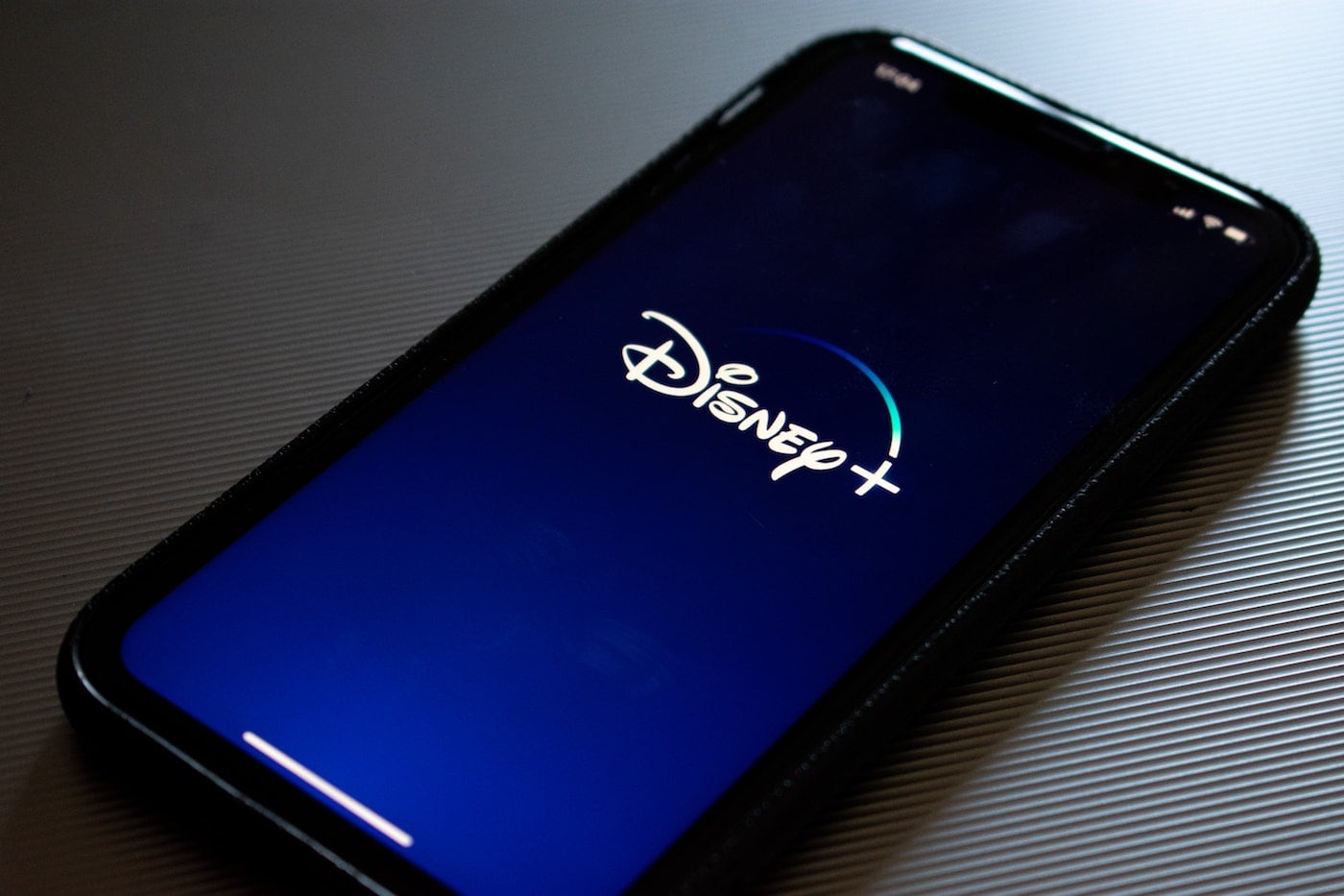 Disney Plus Streamingsdienst Handy App //Himbeer