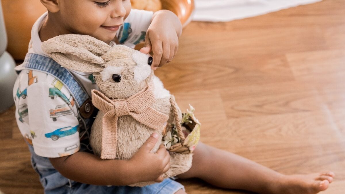 Ostern feiern mit Kindern – Rezepte, Basteln, Geschenke für Kinder // HIMBEER