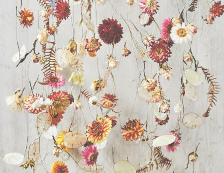 Blumengirlande aus Trockenblumen // HIMBEER