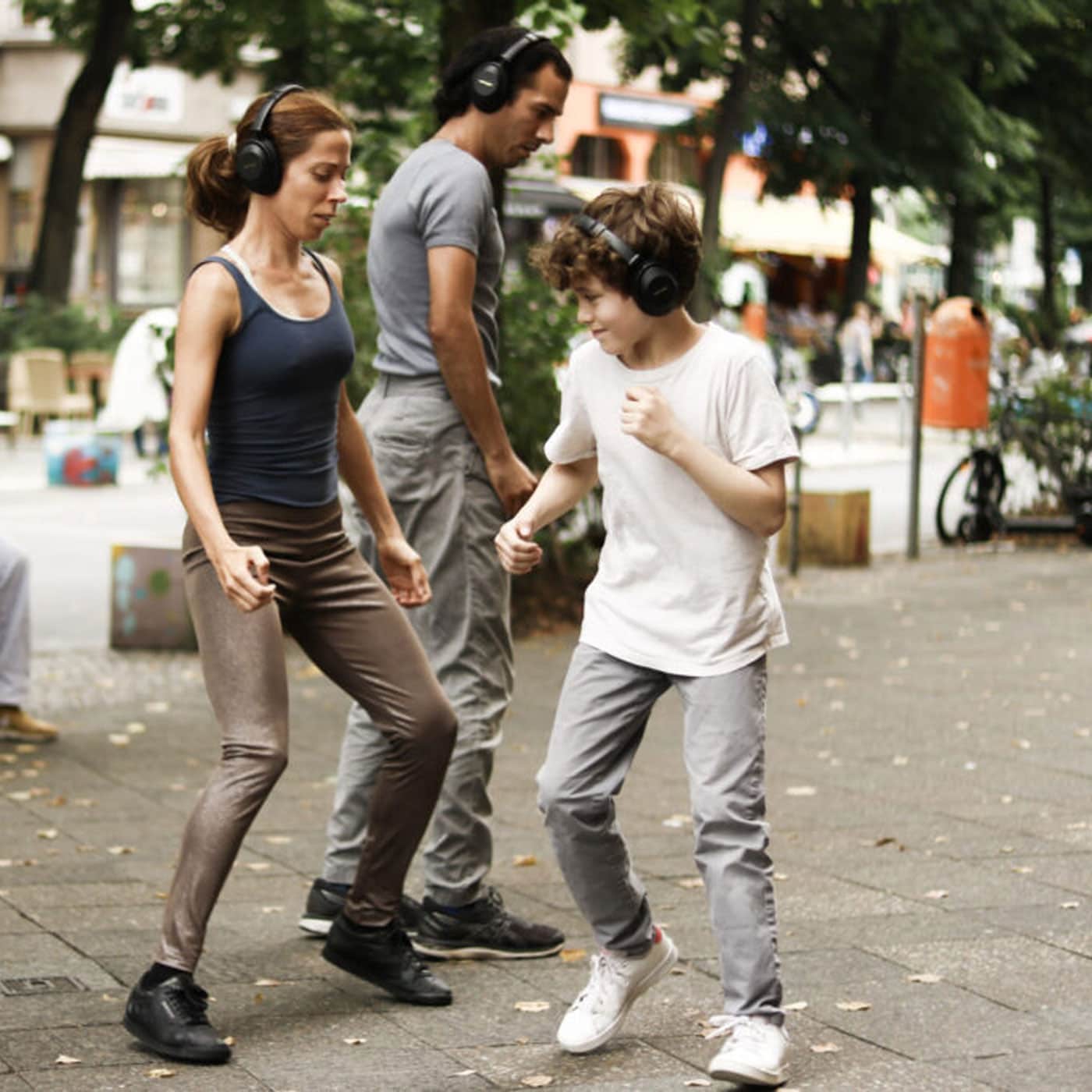 Outdoor-Theater-Events für Kinder und Familien in Berlin: Jo Parkes The Walking Project // HIMBEER