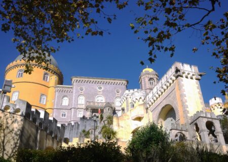 Schlossanlage In Sintra // Himbeer