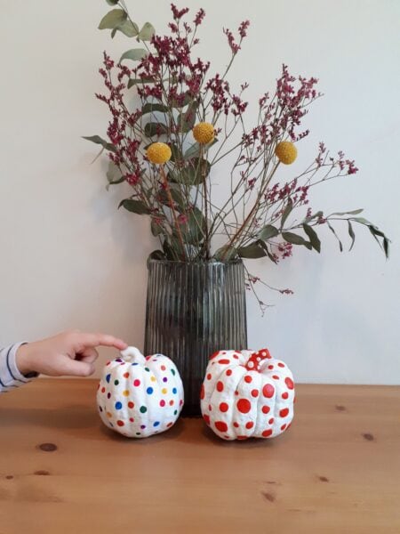 Kusama-Kürbisse Halloween Diy Kürbis Yayoi Kusama Kind Und Kunst // Himbeer