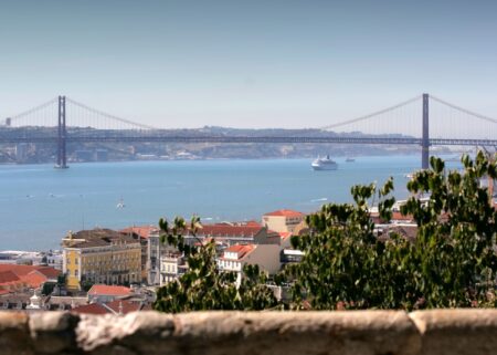 Stadtansicht Lissabon // Himbeer