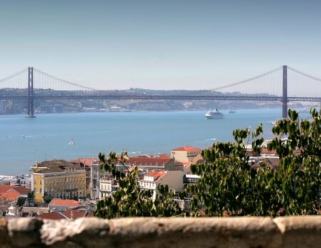 Stadtansicht Lissabon // Himbeer