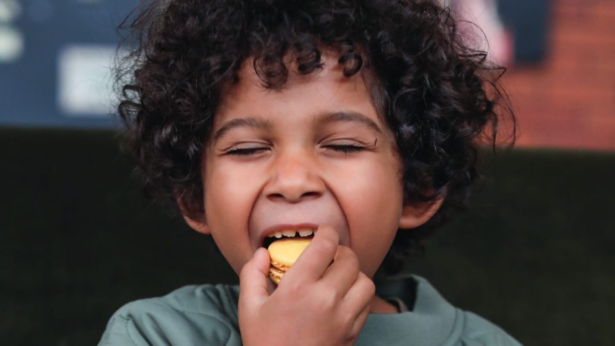 Genuss Am Essen – Gesunde Kinderernährung: Ricky Mit Macaron // Himbeer