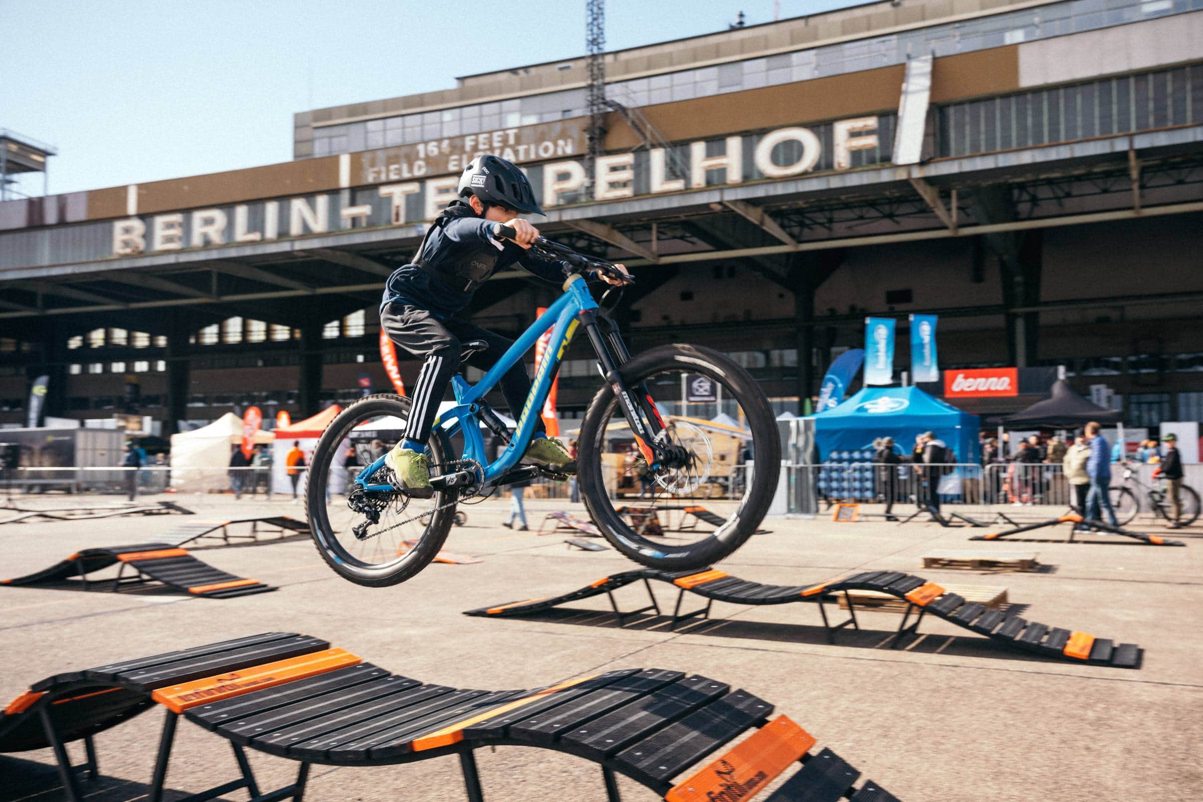 Tipps Für Das Erste Maiwochenende: Veloberlin, Fahrradfestival Im Flughafen Tempelhof // Himbeer