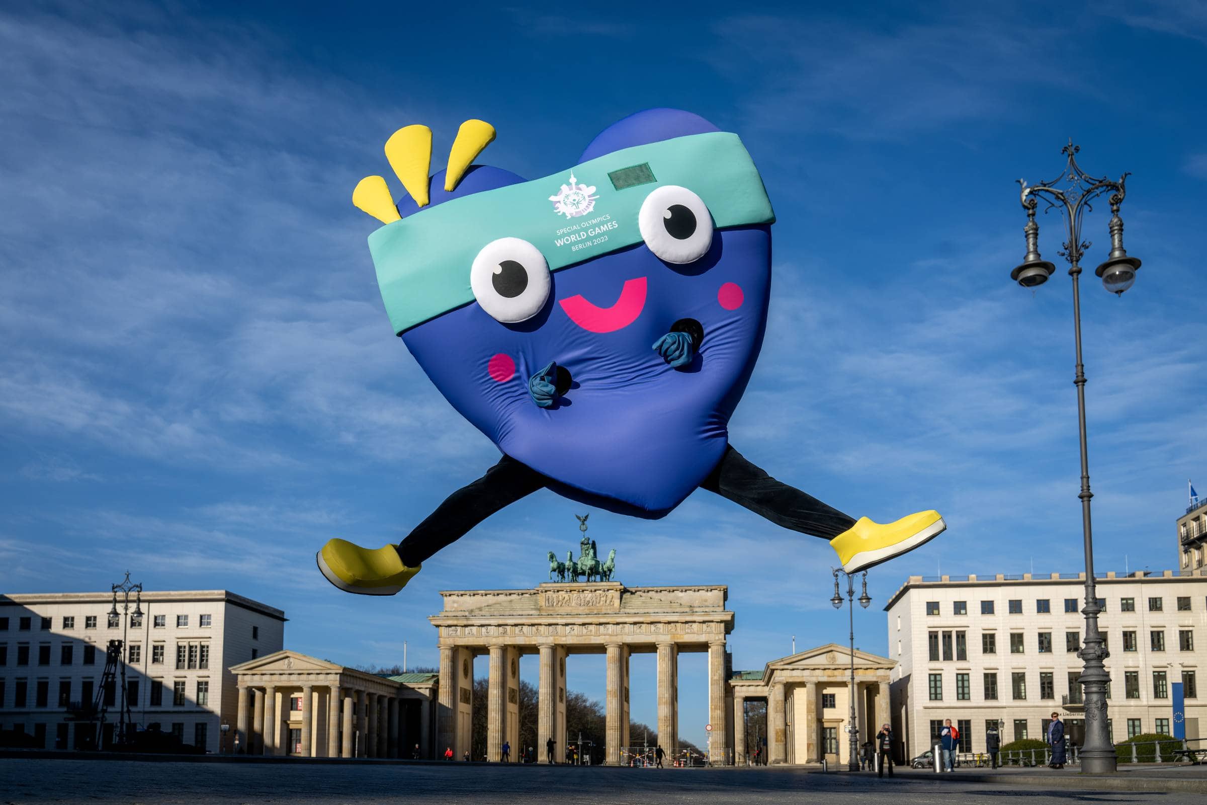Familiensportfest Am Brandenburger Tor Im Rahmen Der „Special Olympics World Games Berlin“ // Himbeer