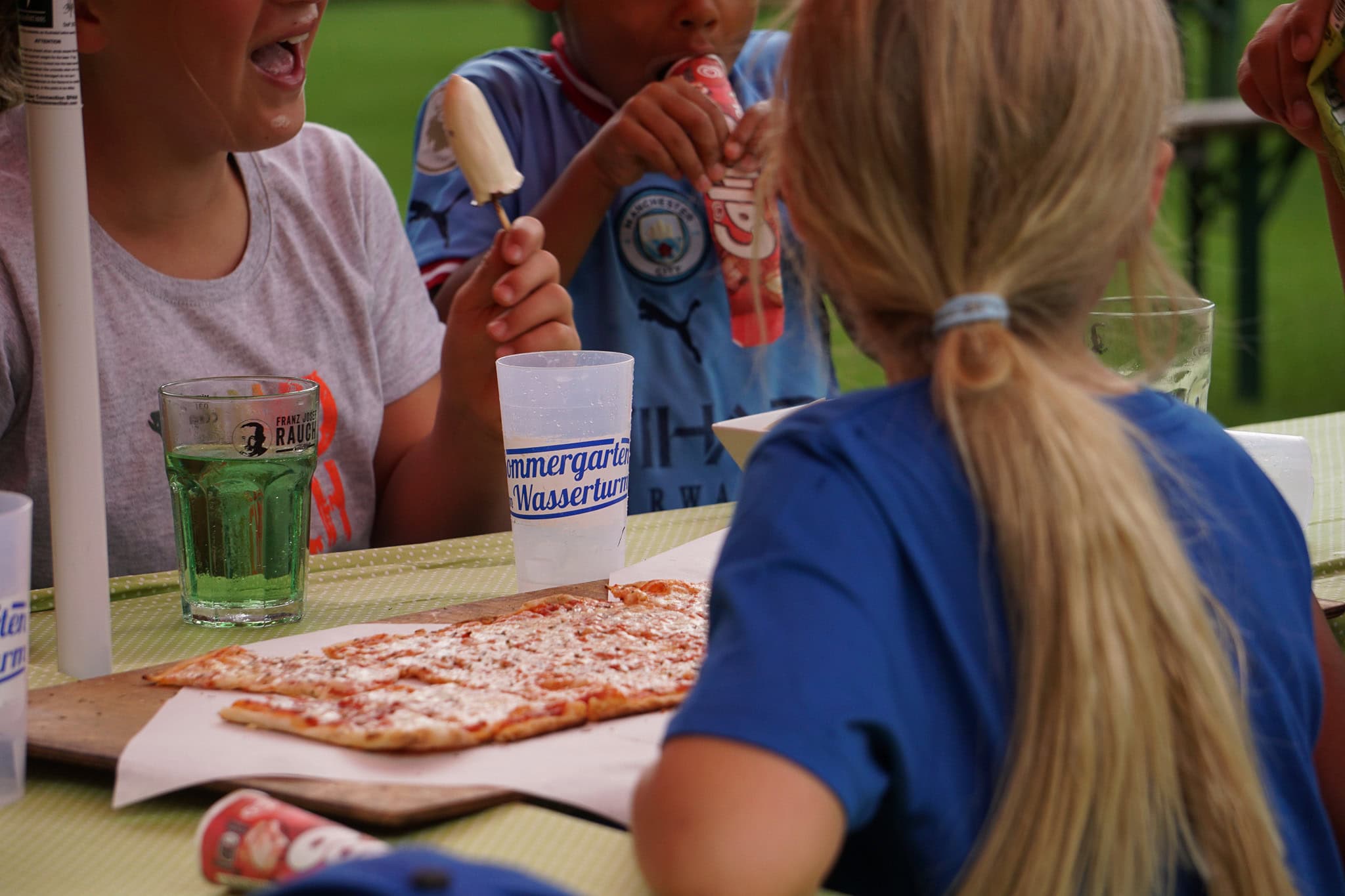 10 Kinderfreundliche Biergärten In Berlin: Der Sommergarten Jungfernheide // Himbeer
