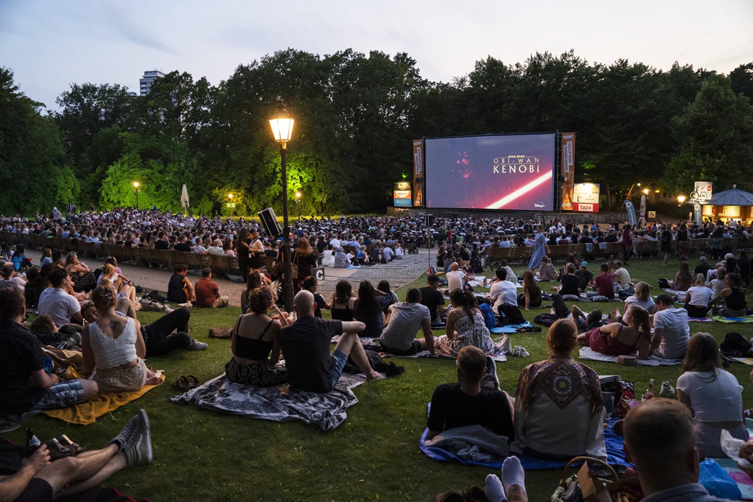 Berlins Schönste Freiluftkinos: Freiluftkino Im Friedrichshain // Himbeer
