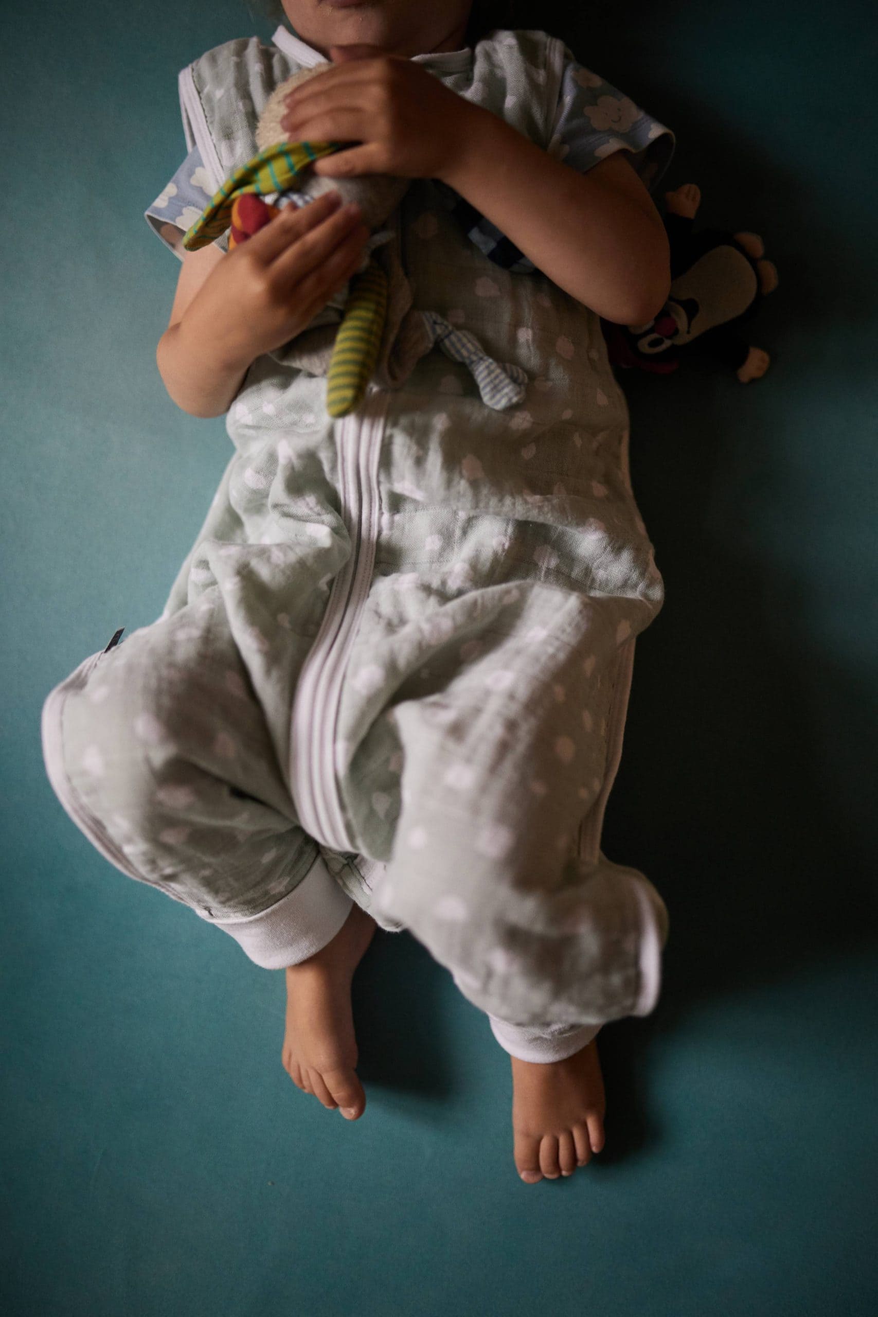 Sommer-Schlafsäcke mit Füßen von emma & noah im Test // HIMBEER