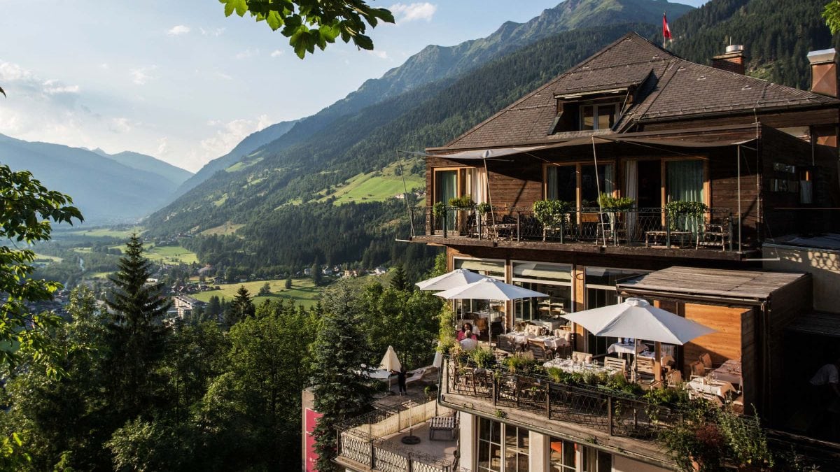 Familienfreundliches Vier-Sterne-Alpine Spa Im Salzburger Land: Haus Hirt In Bad Gastein // Himbeer