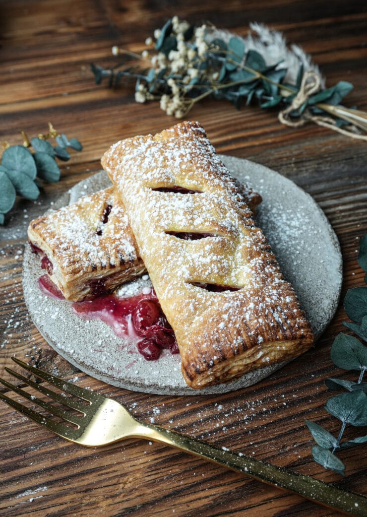 Rezept für 6 Kirschtaschen für die Adventszeit // HIMBEER