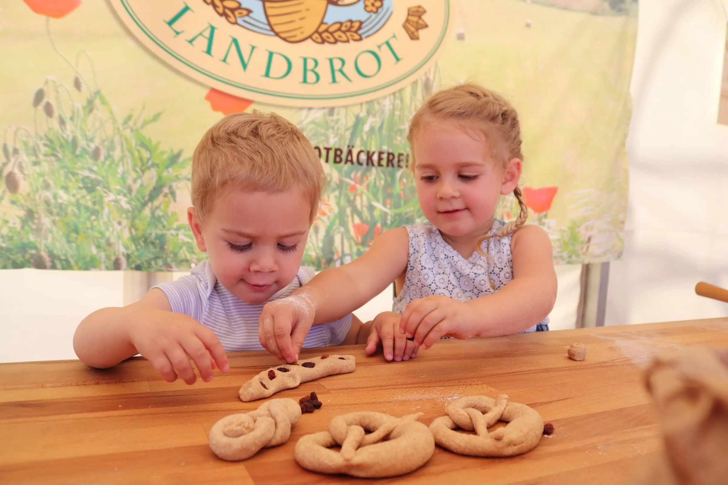 Kinderbäckerei Auf Dem „Bioerlebnisbauernhof“ Beim 29. Umweltfestival // Himbeer