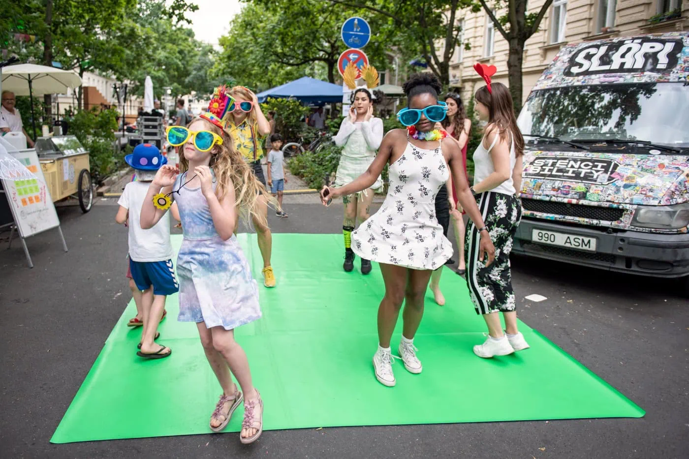 Bülow Street Festival - Eine Veranstaltung Der Stiftung Berliner Leben In Kooperation Mit Der Gewobag Ag Und Dem Urban Nation Museum // Himbeer