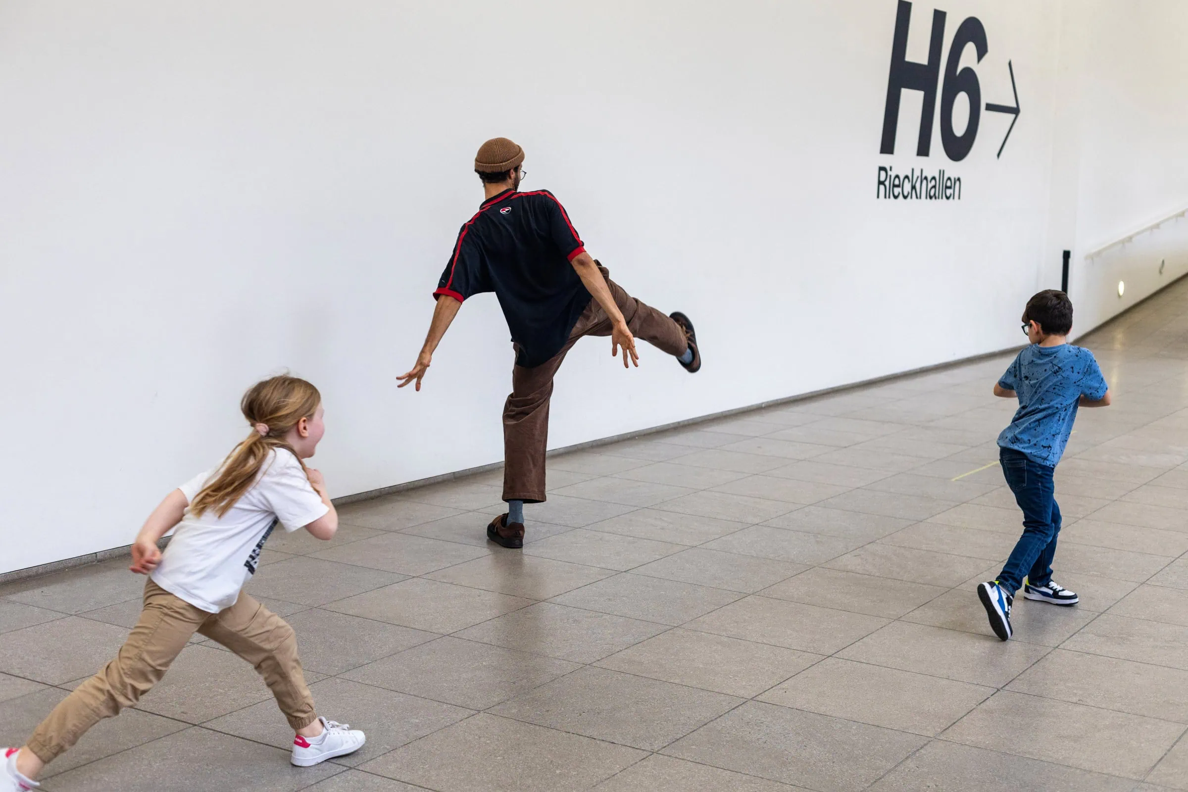 Sommeratelier Für Alle Im Hamburger Bahnhof // Himbeer