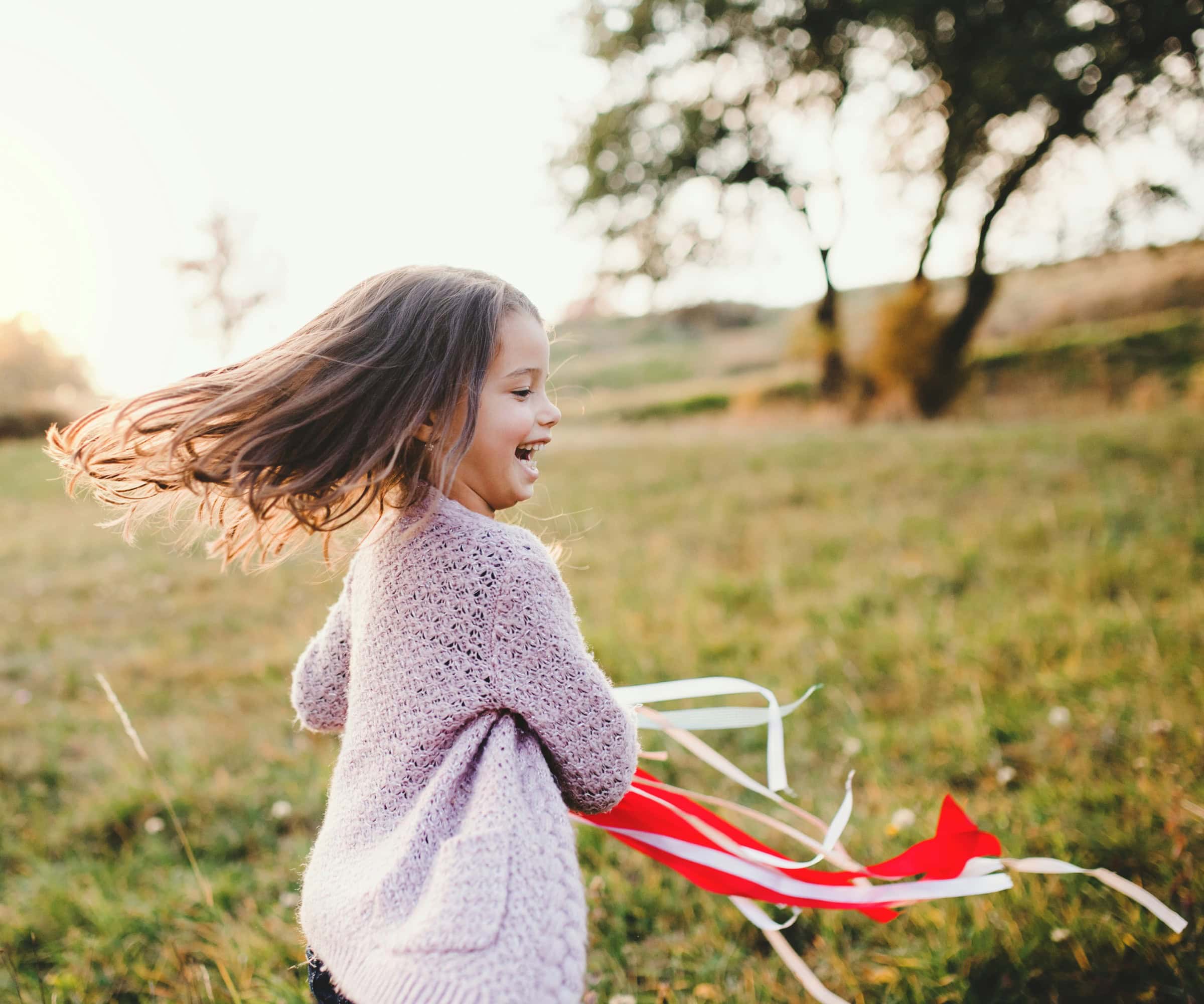 Drachen Steigen Lassen Im Herbst – Schöner Ausflug Mit Kindern