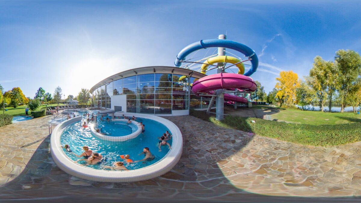 Badespaß Im Norden Berlins In Der Turm Erlebniscity Oranienburg // Himbeer