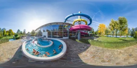 Badespaß Im Norden Berlins In Der Turm Erlebniscity Oranienburg // Himbeer