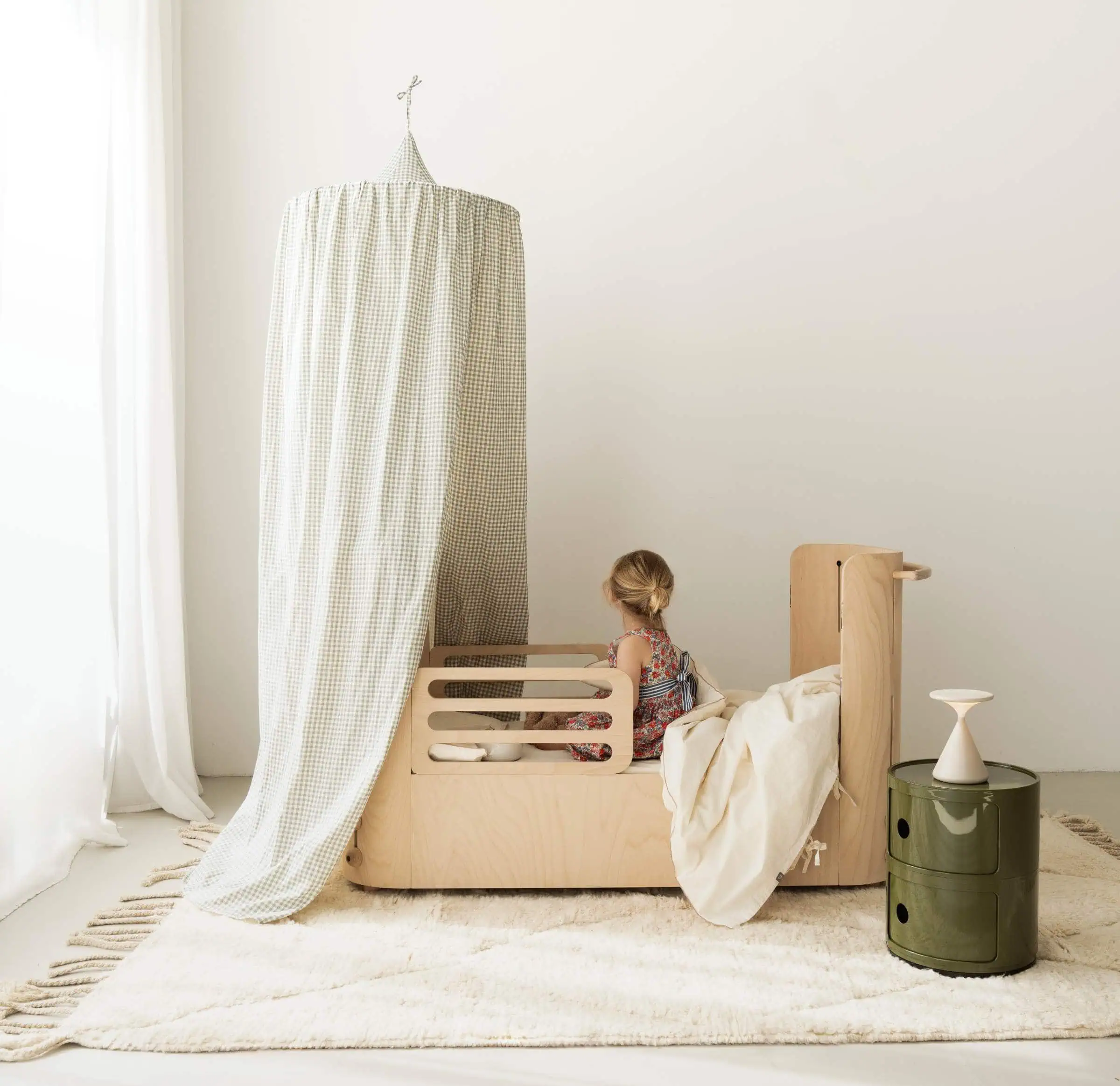 Nani Berlin, 4-In-1-Babybett // Himbeer