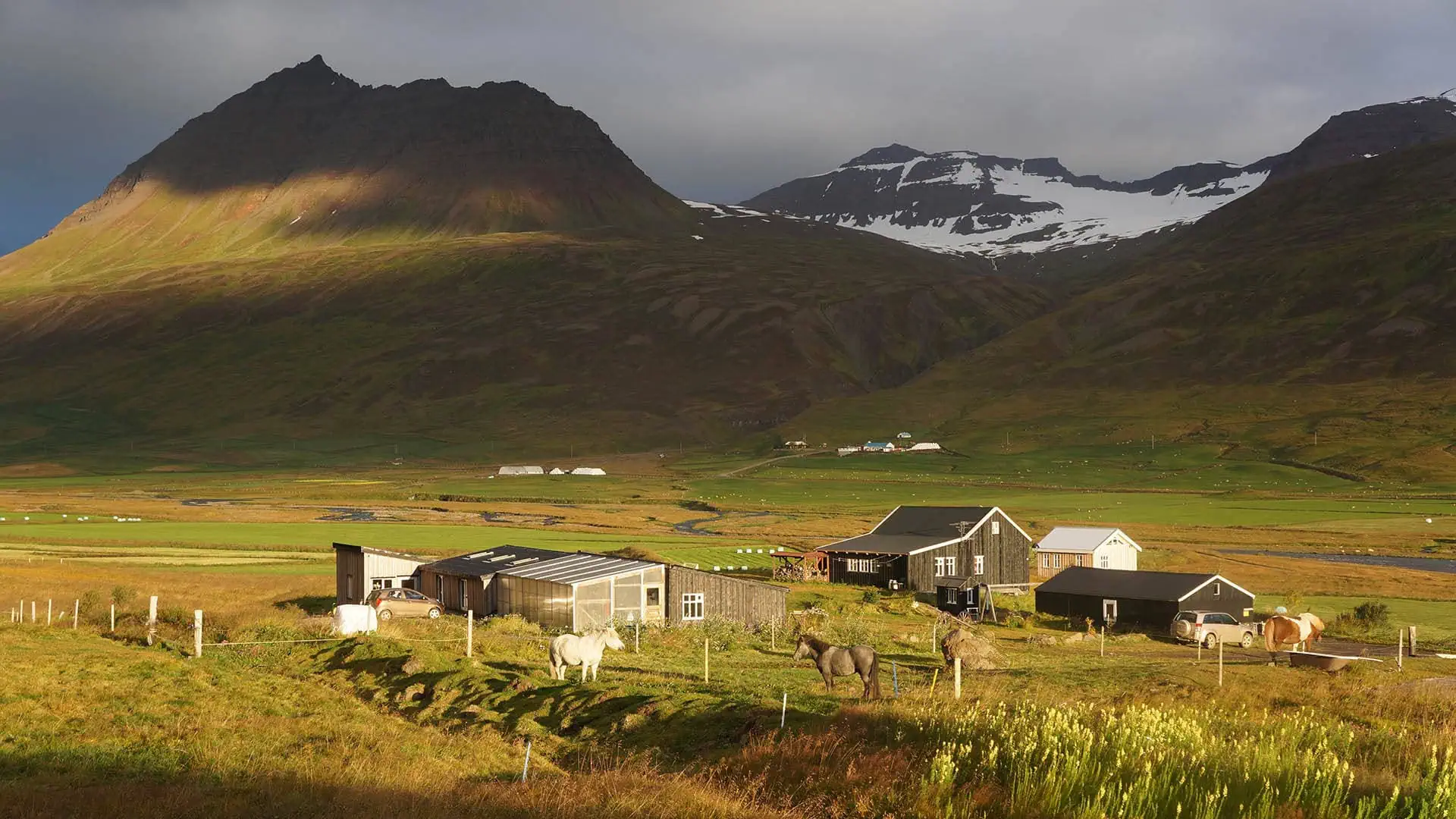 Good Travel-Tipp Für Island Mit Kindern: Skeið Vist Lodge Im Svarfaðardalur-Tal // Himbeer