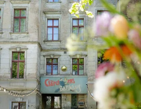 Restaurant-Tipps Von Creme Guides Für Das Berliner Familienmagazin Himbeer: Wo Ihr In Berlin Entspannte Kinderfreie Abende Bei Gutem Essen Verbringen Könnt: Luna D'Oro Im Clärchens Ballhaus