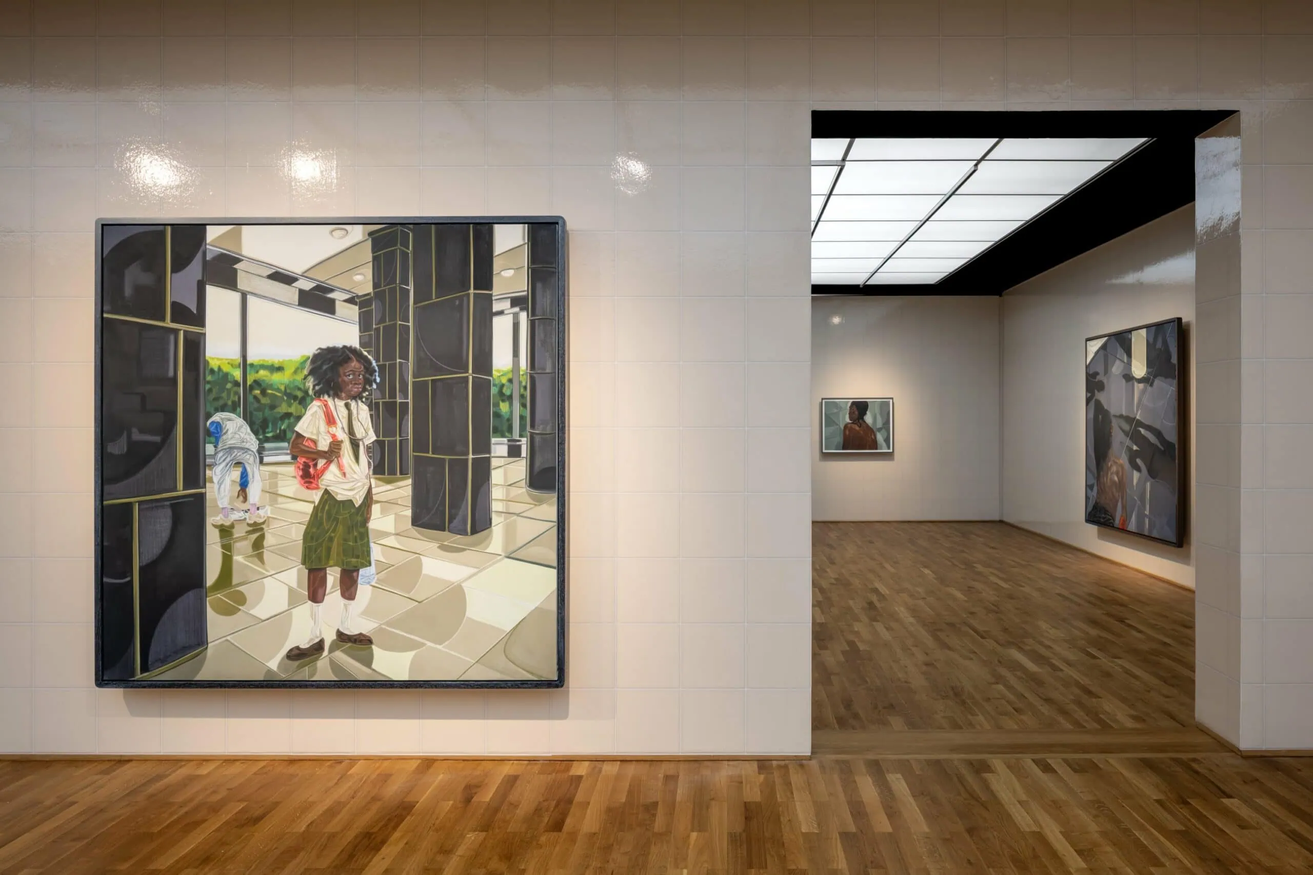 Ausstellungsansicht „Toyin Ojih Odutola. U22 – Adijatu Straße“, Hamburger Bahnhof –Nationalgalerie Der Gegenwart // Himbeer