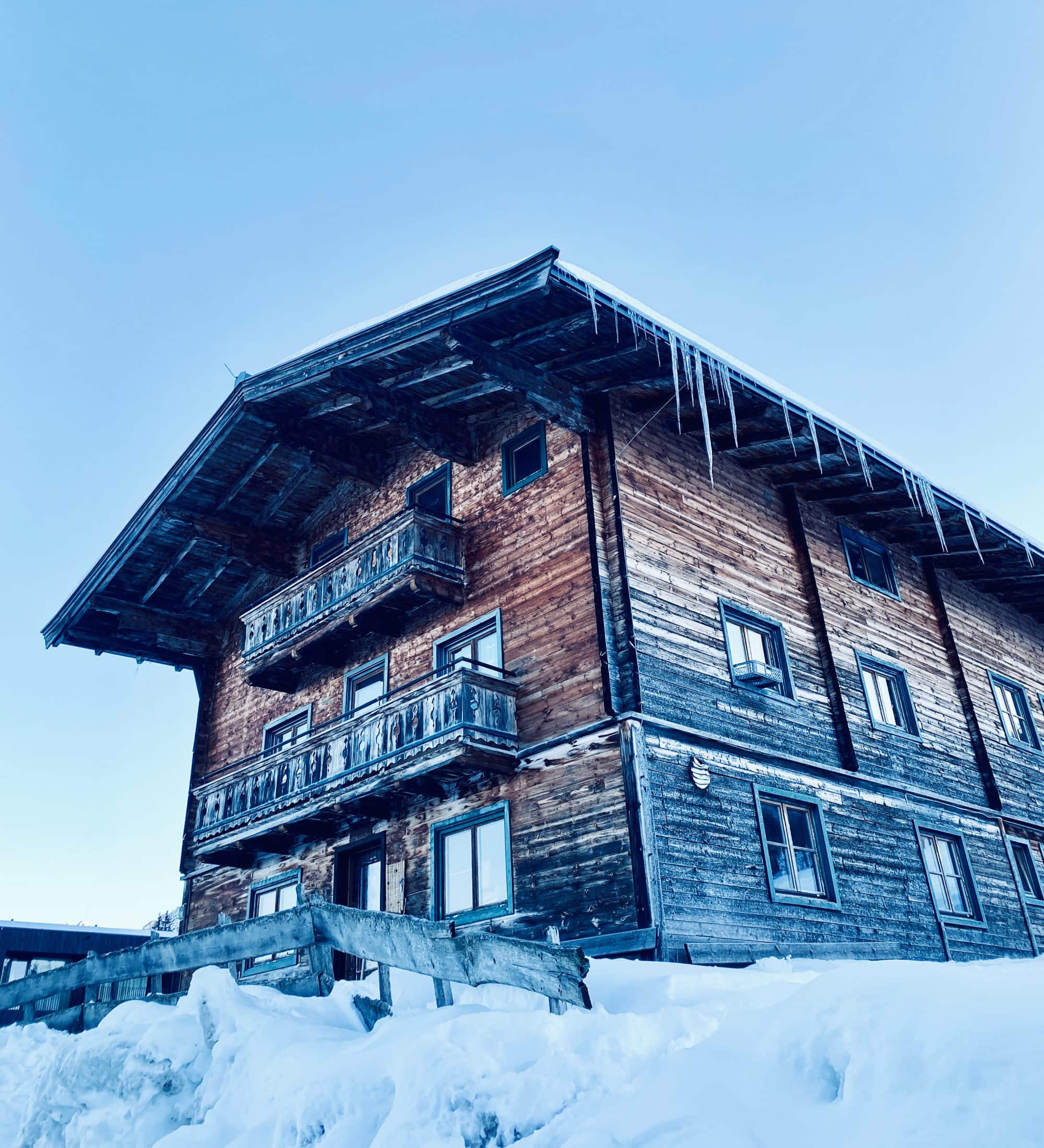 Ski-Zugreisen mit Kindern – autofrei in den Winterurlaub im Zillertal in Österreich // HIMBEER