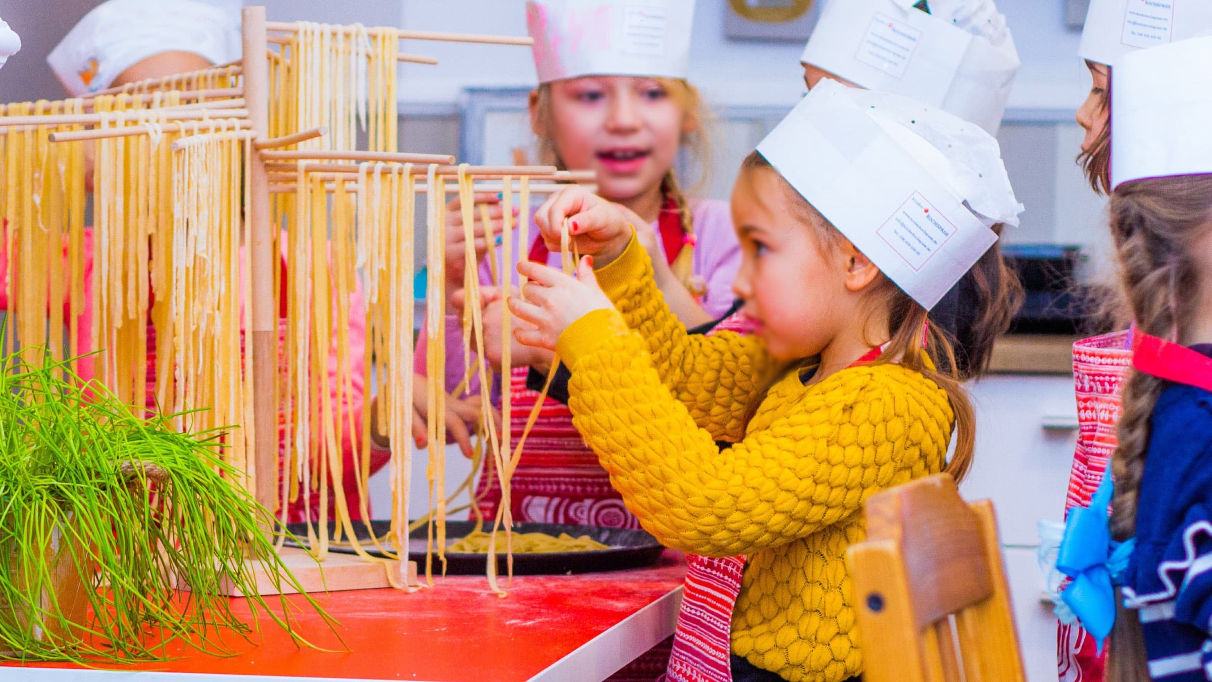 Aktive Osterferien-Kurse Für Kinder In Berlin: Kochkurs Bei Kinderkochspass // Himbeer