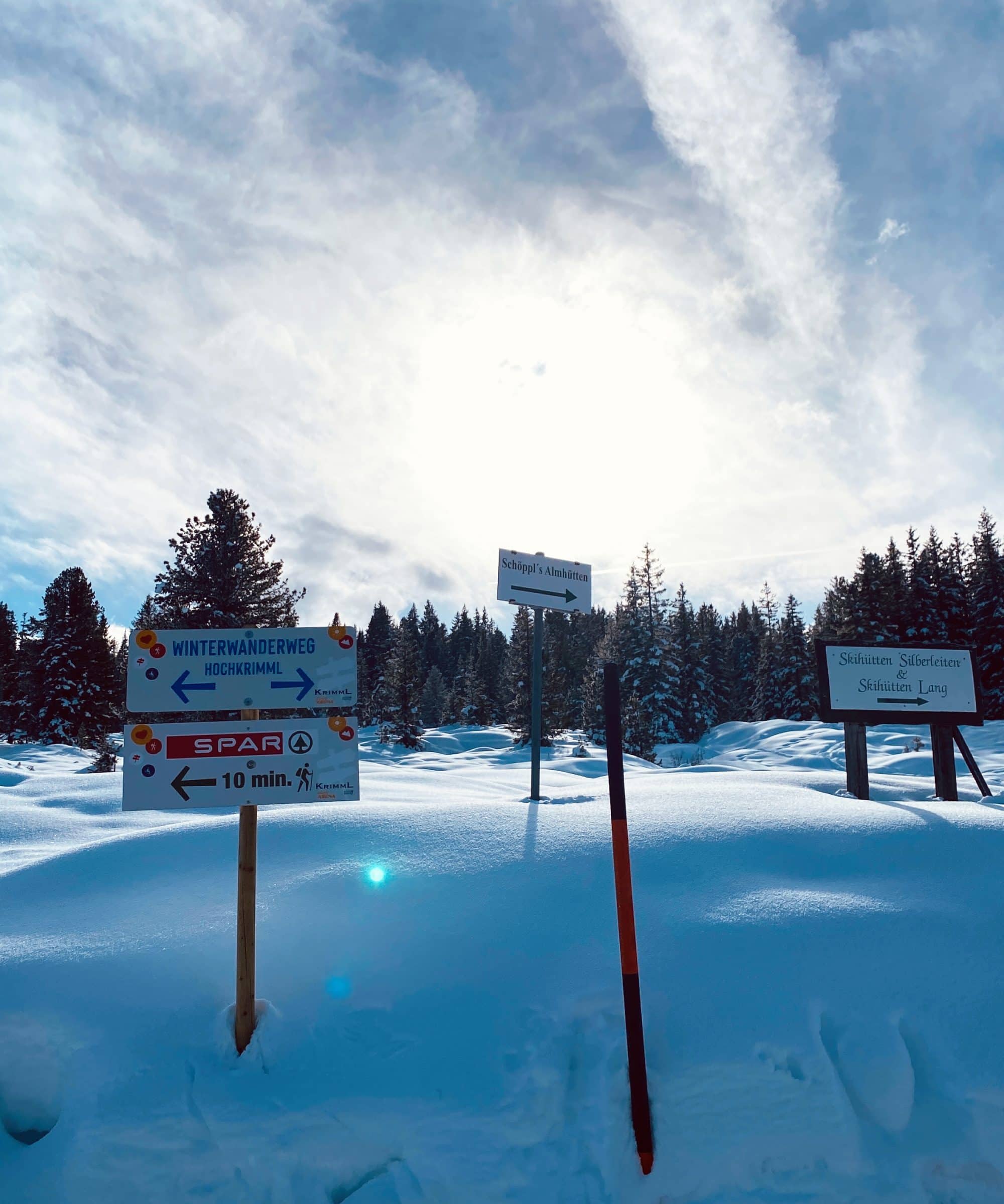 Ski-Zugreisen mit Kindern – autofrei in den Winterurlaub im Zillertal in Österreich // HIMBEER