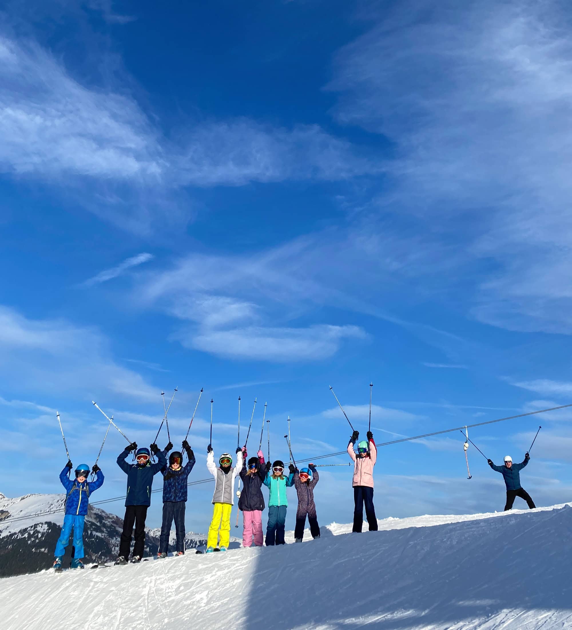 Ski-Zugreisen mit Kindern – autofrei in den Winterurlaub im Zillertal in Österreich // HIMBEER