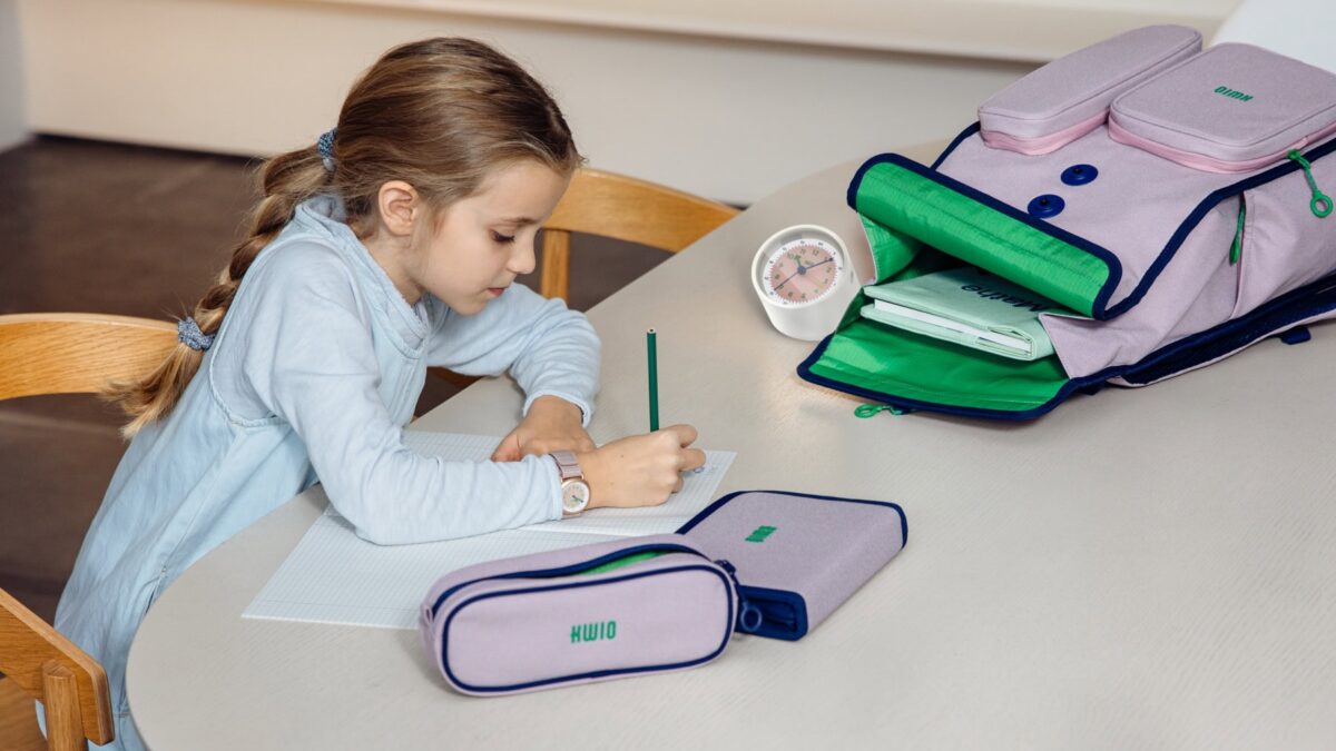Oster-Gewinnspiel: Kwio Einschulungspaket Mit Schulrucksack Bagg, Tikk Armbanduhr Und Wecker Rring // Himbeer