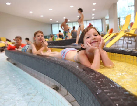 Sport- Und Freizeitbad Blu Potsdam // Himbeer